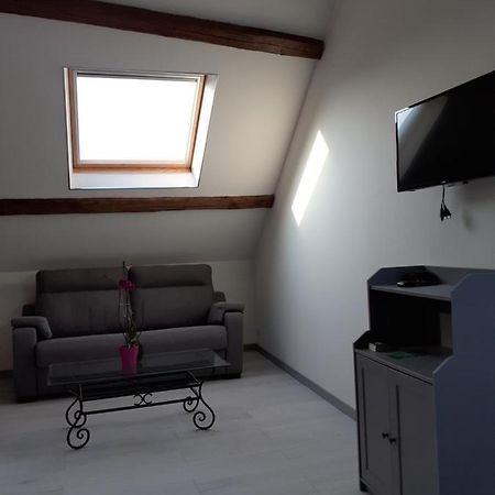 Bed and Breakfast La Bonne Adresse Val de Livre Esterno foto