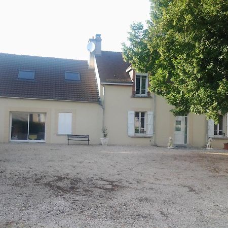 Bed and Breakfast La Bonne Adresse Val de Livre Esterno foto