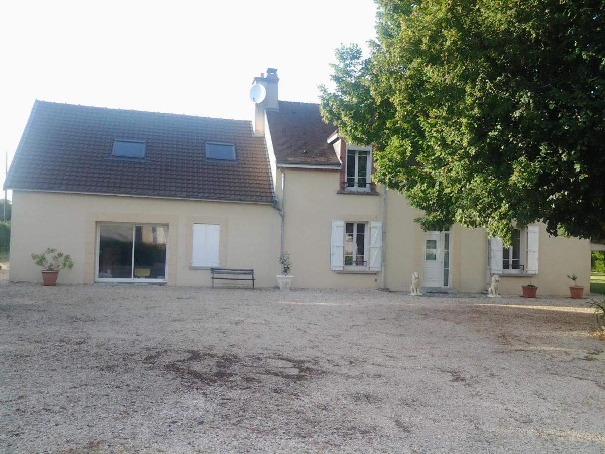 Bed and Breakfast La Bonne Adresse Val de Livre Esterno foto